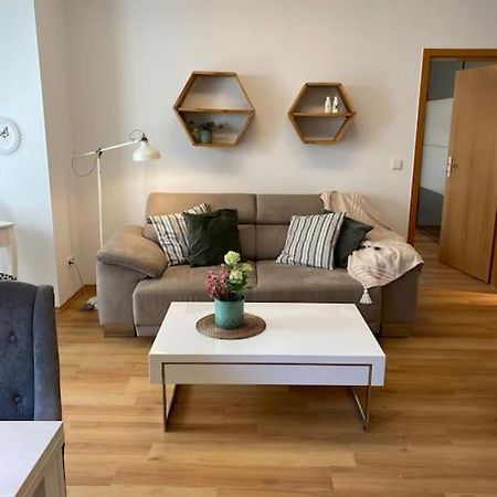 Taufrische Ferienwohnung Wuerzburg Zell am Main Exterior foto